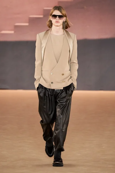 Look 72